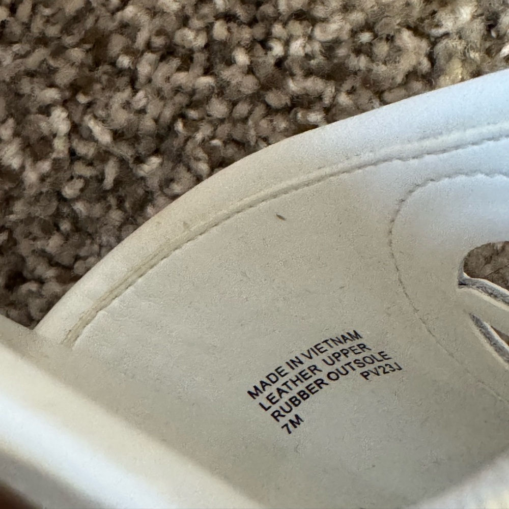 Michael Kors Deanna Cutout Leather Slide Sandal - Picture 5 of 6
